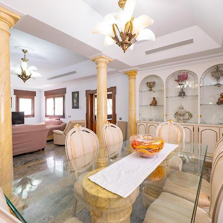 Cubo'S Villa Fina & Minigolf Included Малага Екстериор снимка