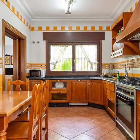 Cubo'S Villa Fina & Minigolf Included Малага Екстериор снимка